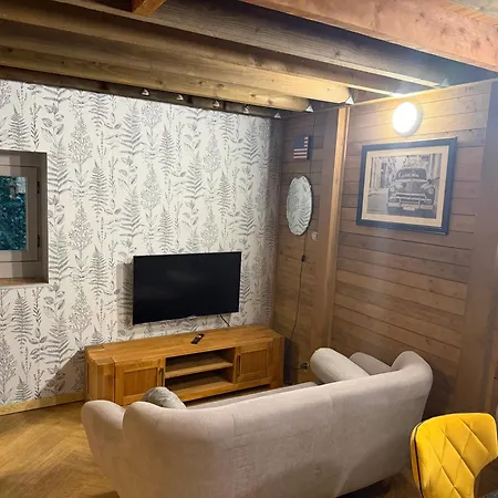 Casa *